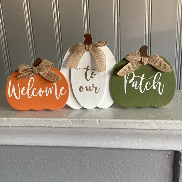 NWT- Welcome To Our Patch- Triple Wooden Pumpkin Sign w/ Easel Stand - Picture 11 of 17